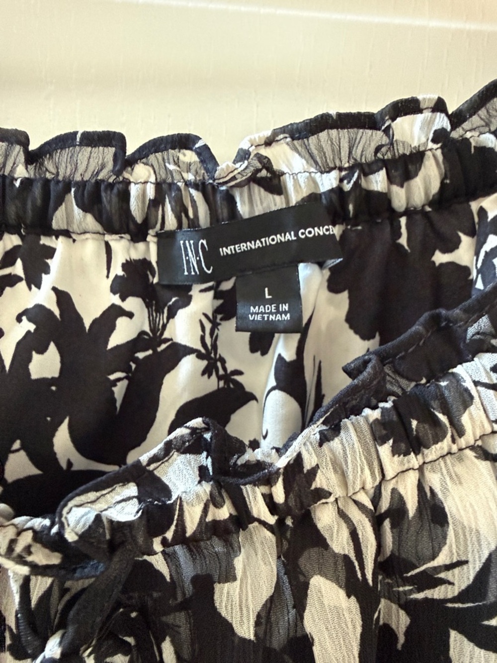 INC International Concepts Black & White Floral Off-Shoulder Peasant Top - Picture 2 of 3